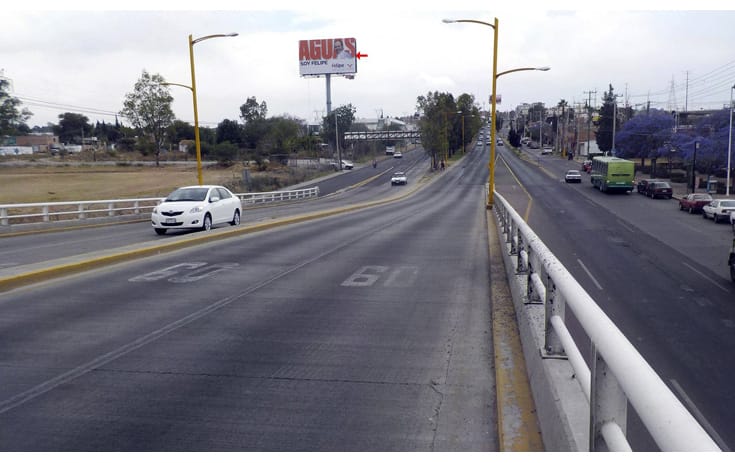Espectacular AGS048N1 en Av. Aguascalientes Oriente #100, El Cedazo, Aguascalientes de One Marketing