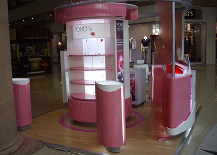 Ejemplo de Stand para Plaza en pasillo para Pond's de One Marketing Expo Stands y Displays