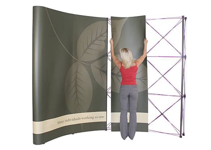 Display tipo Display Araña Flex Curva de One Marketing